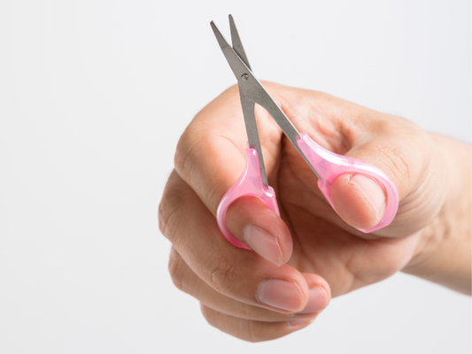 Why Are Eyebrow Scissors So Small? How Their Size Helps with Precise Trimming