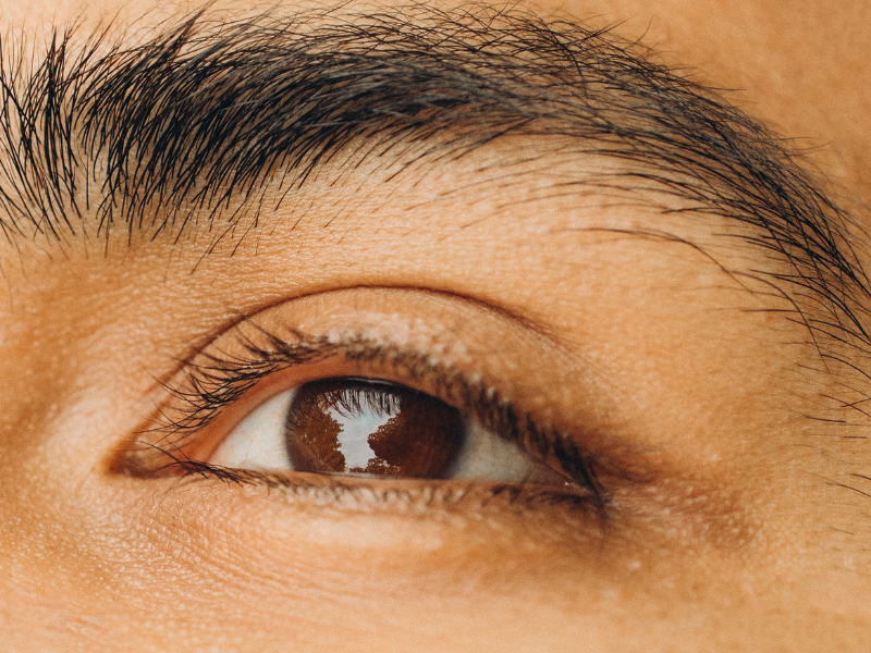 How to Trim Men’s Eyebrows Properly Without Cutting Them Too Short