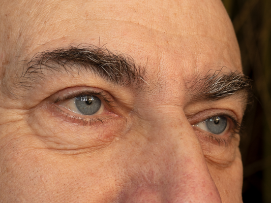 Why Do Some Eyebrow Hairs Grow Longer Than Others? Causes and Grooming Tips