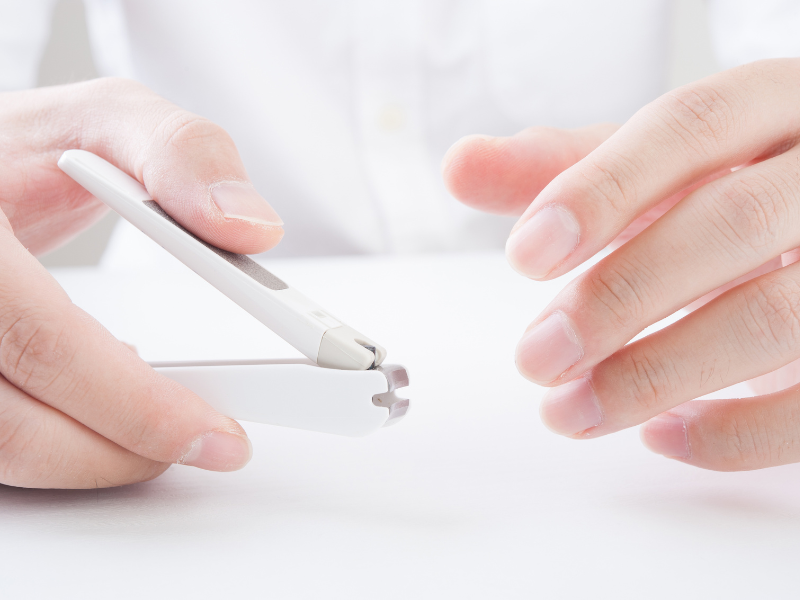 What Is the Best Angle to Hold a Nail Clipper? How to Cut Your Nails Properly