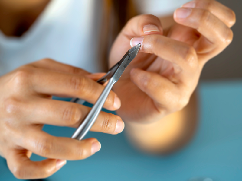 What Are the Benefits of Nipper Nail Clippers? Differences From Regular Nail Clippers