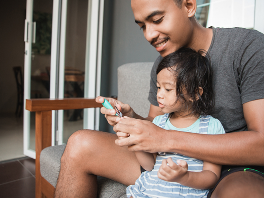 Is It Safe to Share Nail Clippers? Hygiene Risks and How to Reduce Infection Risk