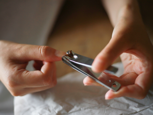 Best Nail Clippers for Left-Handed People: Do You Really Need Special Clippers?