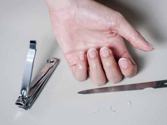 Nail Clippers or a Nail File for Brittle Nails? How to Use Them Properly