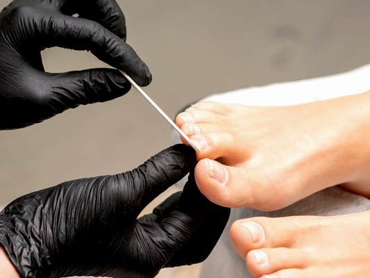 Nail File Guide: Types, Filing Techniques, and How to File Your Nails