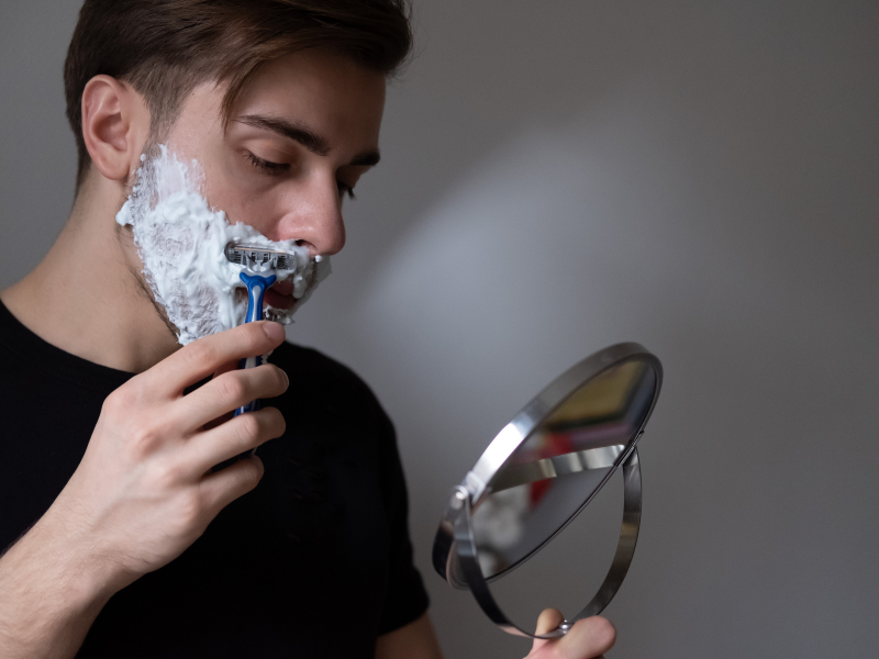 Should You Shave in the Morning or at Night? How to Choose the Best Time for a Better Shave