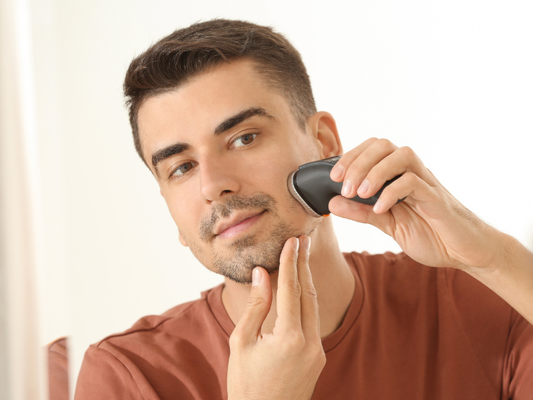 What’s the Right Way to Remove Facial Peach Fuzz? How to Do It Without Damaging Your Skin